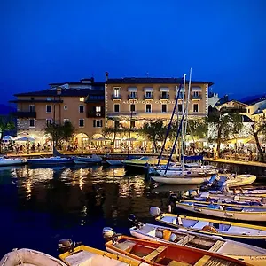 Gardesana 3*, Torri Del Benaco Italien